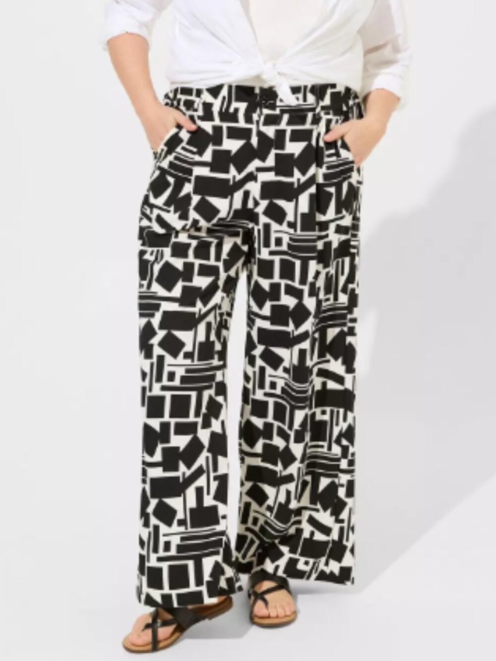 Torrid Geometric Print Wide Leg Pants – Size 28 – Like New! 🖤🤍
